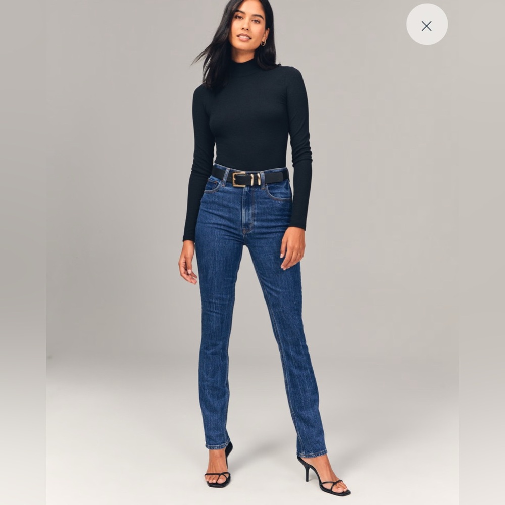 Abercrombie Ultra High Rise Slim Straight 90s Jean